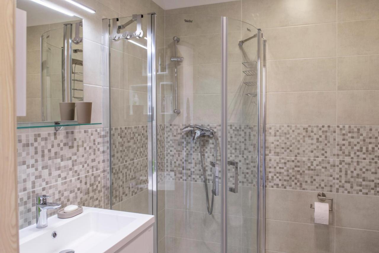 פץ' Zsuka Apartman Free Parking מראה חיצוני תמונה