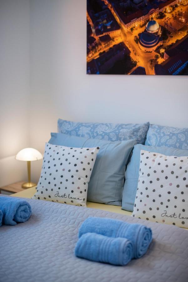 פץ' Zsuka Apartman Free Parking מראה חיצוני תמונה