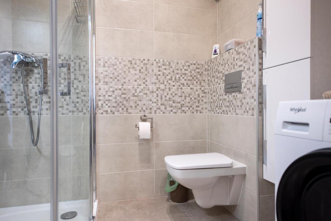 פץ' Zsuka Apartman Free Parking מראה חיצוני תמונה